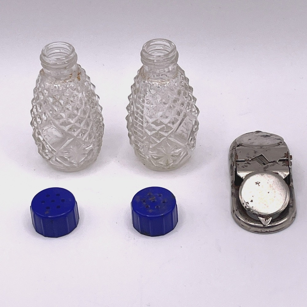 Vintage Mini Travel Salt And Pepper Shaker Metal Flip‎ Lid Glass Containers - Picture 6 of 6